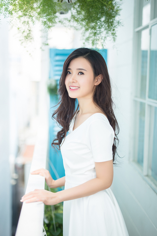 Không còn phá cách như thời gian trước, Midu giờ đã trở lại hình ảnh như trước khi xảy ra sóng gió.